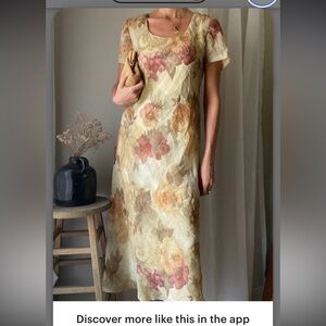 Floral Sleeveless Dress see photos for accurate description